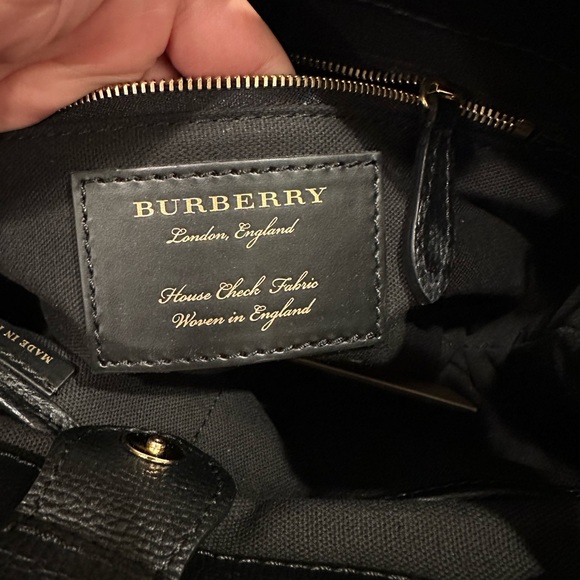 Burberry  banner - Picture 9 of 11